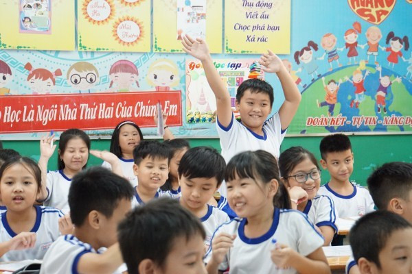 Giáo viên cần theo sát, nắm bắt tâm lý học sinh ngay từ những buổi học đầu năm học. (Ảnh minh họa) Giáo viên cần theo sát, nắm bắt tâm lý học sinh ngay từ những buổi học đầu năm học. (Ảnh minh họa)