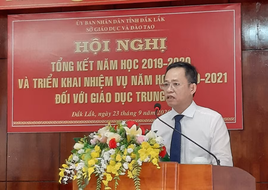 Ông Đỗ Tường Hiệp, Phó Giám đốc Sở GD&ĐT Đắk Lắk phát biểu chỉ đạo Hội nghị triển khai nhiệm vụ năm học 2020-2021.