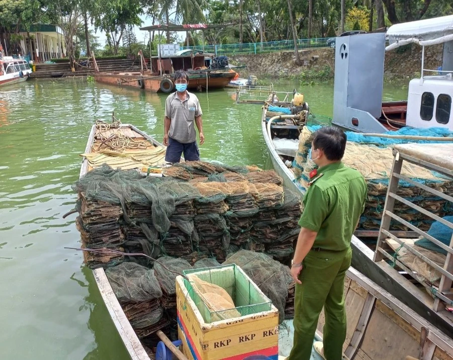 Các phương tiện được đưa về bến Đồng Trường để tiếp tục điều tra xử lý theo quy định.