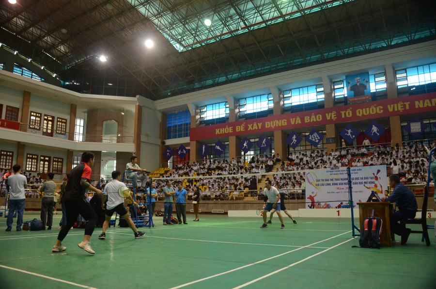 Các vận động viên thi đấu môn cầu lông. Các vận động viên thi đấu môn cầu lông.
