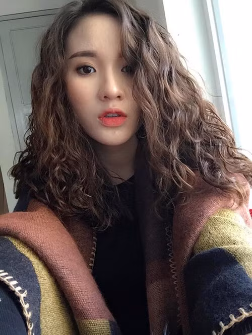 Kiểu tóc xoăn thần thánh này là đặc quyền chỉ dành riêng cho mùa thu đông - Ảnh 9.