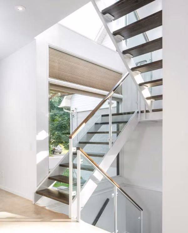 nhung mau cau thang nha ong 2 tang hua hen “lam mua lam gio” trong nam 2020 - 13