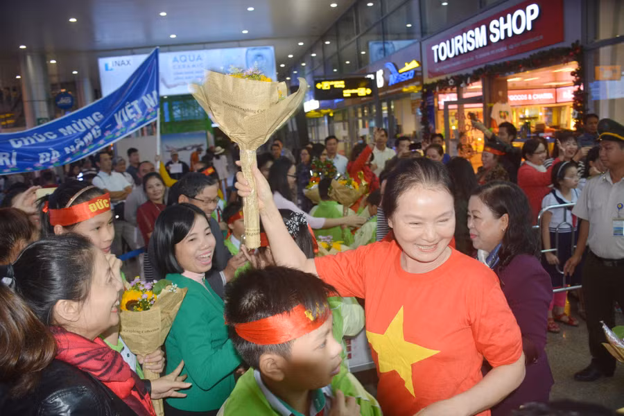 Niềm vui của học sinh, giáo viên Trường TH Đức Trí (Đà Nẵng) khi đội tuyển Robotics mang chiến thắng trở về Niềm vui của học sinh, giáo viên Trường TH Đức Trí (Đà Nẵng) khi đội tuyển Robotics mang chiến thắng trở về