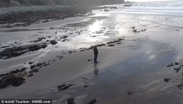 Ly kỳ chuyện bãi biển 13 năm mất tích lại đột ngột xuất hiện chỉ sau một đêm - Ảnh 2.