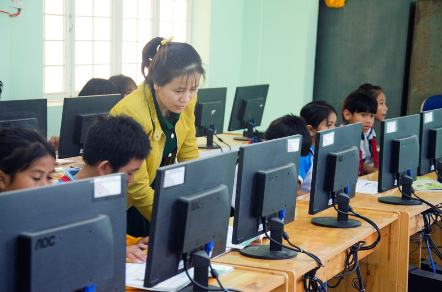 Chuyển đổi số ngành giáo dục Quảng Ngãi đạt nhiều bước tiến đáng ghi nhận. Chuyển đổi số ngành giáo dục Quảng Ngãi đạt nhiều bước tiến đáng ghi nhận.