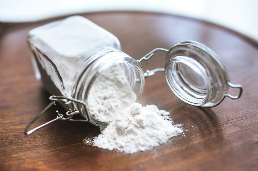 Baking soda được chứng minh là cách hiệu quả nhất để loại bỏ thuốc trừ sâu khỏi khỏi rau củ và trái cây. (Ảnh: ITN). Baking soda được chứng minh là cách hiệu quả nhất để loại bỏ thuốc trừ sâu khỏi khỏi rau củ và trái cây. (Ảnh: ITN).