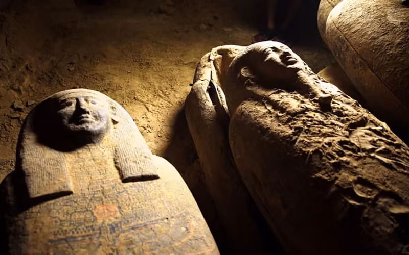 Các nhà khảo cổ học tin rằng đây là những quan tài xác ướp cổ nhất thế giới (Ảnh: CNN).