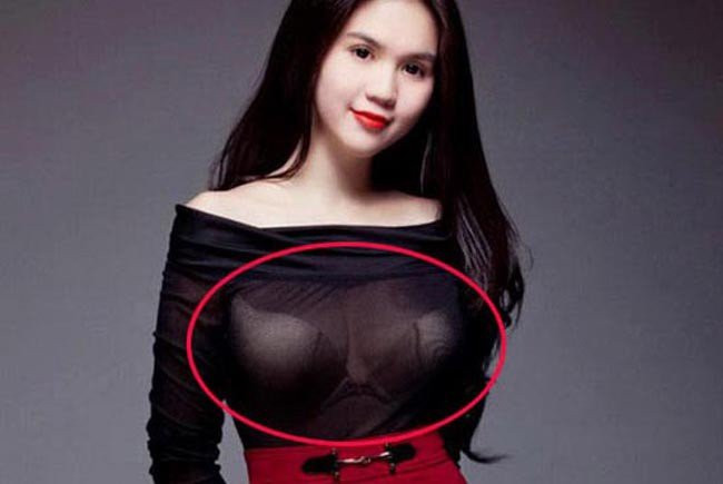 Mang danh là “nữ hoàng nội y”, nhưng Ngọc Trinh lại từng bị mắc lỗi nhạy cảm thế này.