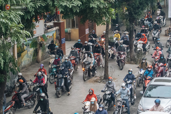 Xử lý nghiêm hành vi đi xe trên vỉa hè