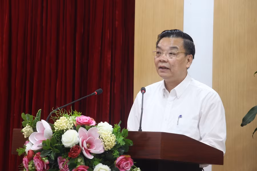 Chủ tịch UBND TP Hà Nội Chu Ngọc Anh trình bày Chương trình hành động trước cử tri quận Đống Đa.