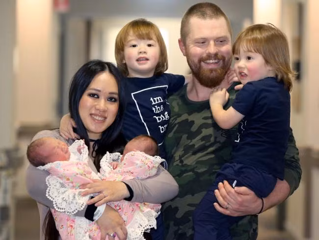 Sinh được 2 thiên thần nhỏ cực đáng yêu, bà mẹ lại tiếp tục gây sốc khi mang thai lần 2 - Ảnh 1.