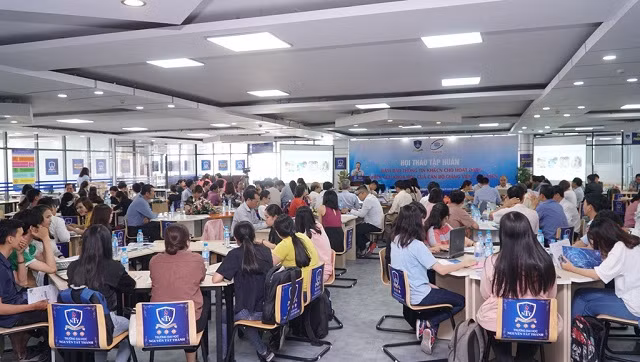 Quang cảnh hội thảo tập huấn "Bảo đảm Thông tin Khoa học và Công nghệ cho hoạt động nghiên cứu và đào tạo"