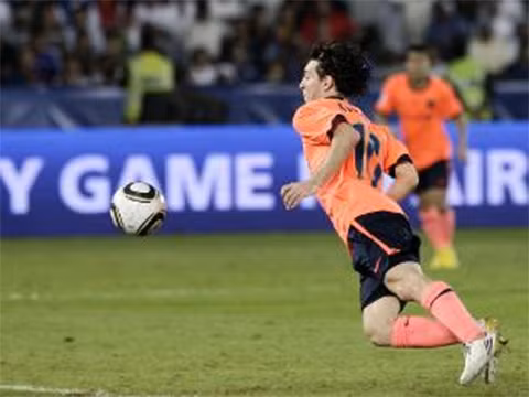 Những điều Ronaldo không thể làm nhưng quá đơn giản với Messi ảnh 2