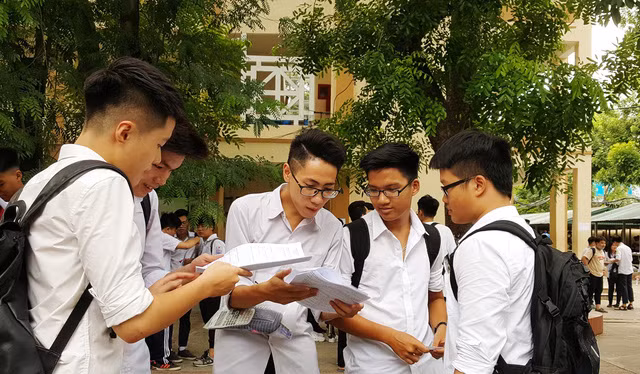  Nhiều giáo viên nhận định: Sẽ có thí sinh đạt điểm 10 môn Toán THPT quốc gia 2018? (Ảnh: Hà Cường) 