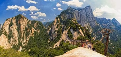 Đỉnh phía Bắc của núi Hoa Sơn. Ảnh: Wikipedia.