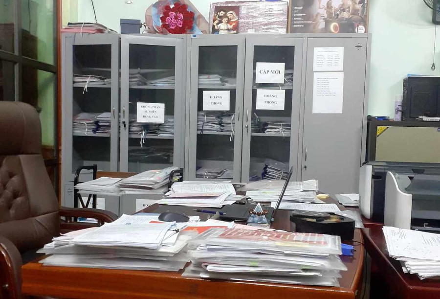 Bên trong Công ty Hải Thanh được lưu trữ nhiều hồ sơ như hồ sơ các xã, cấp mới, chưa trích đo... (Ảnh: NT)