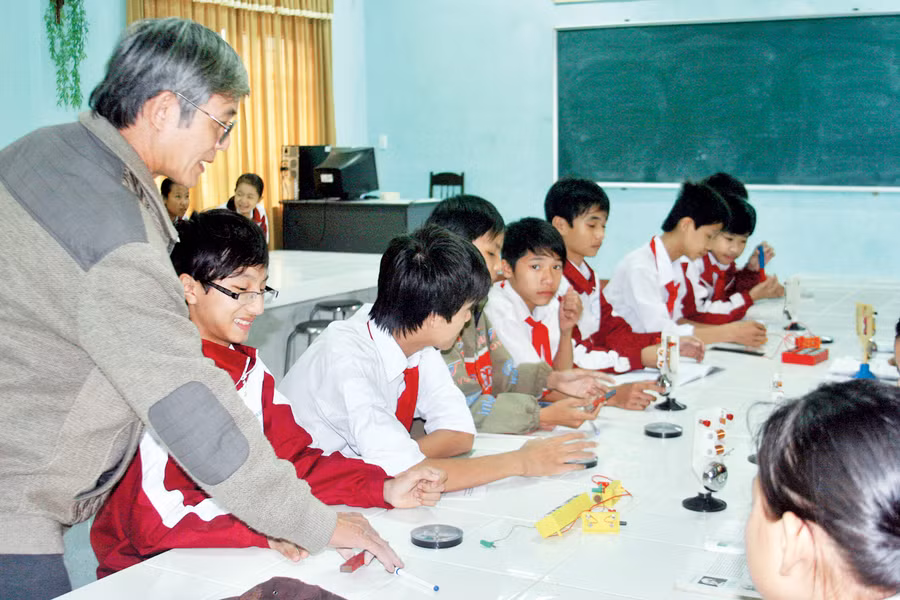 Áp lực đối với giáo viên phổ thông là không nhỏ trong giai đoạn đổi mới căn bản, toàn diện GD-ĐT