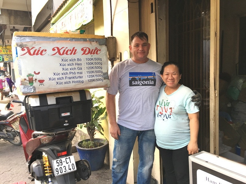 chang tay dam mua dai nang nuoi vo viet mang bau