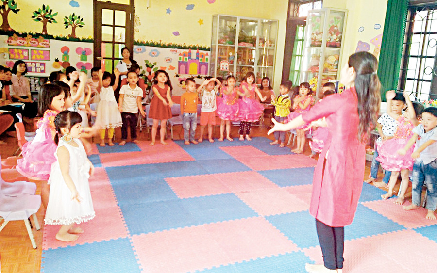 Tổ chức hoạt động cho trẻ tại Trường Mầm non Nguyệt Đức (huyện Yên Lạc, Vĩnh Phúc)