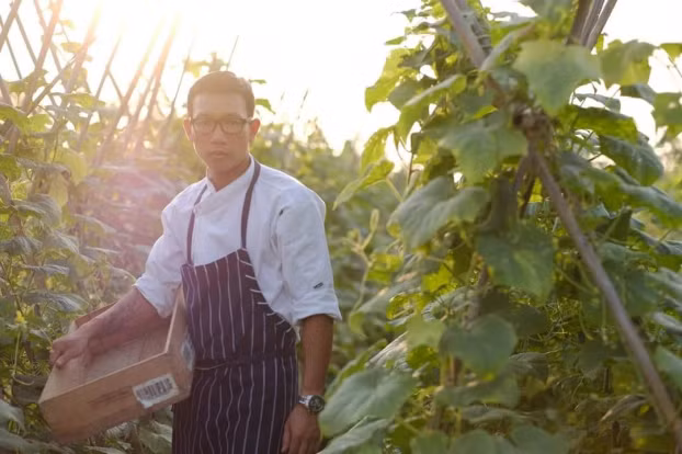 Chef Nguyễn Mạnh Hùng: Bỏ việc khách sạn 5 sao, ở nhà nấu ăn cho vợ 0