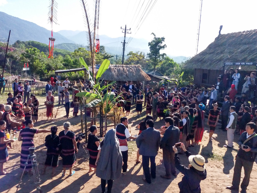 Ngày tết Aza Koonh nhận được sự quan tâm và tham gia đông đảo của nhiều người.