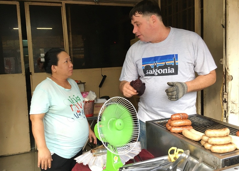 chang tay dam mua dai nang nuoi vo viet mang bau