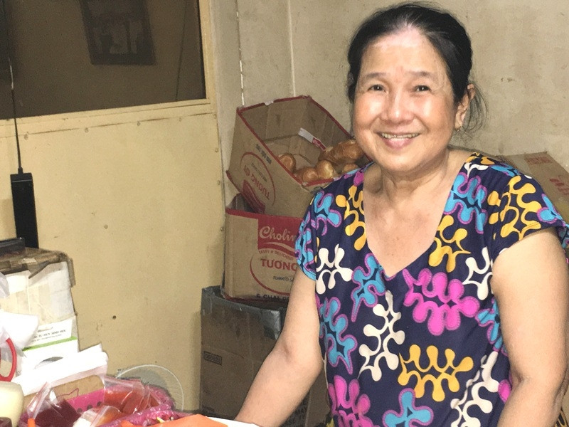 chang tay dam mua dai nang nuoi vo viet mang bau