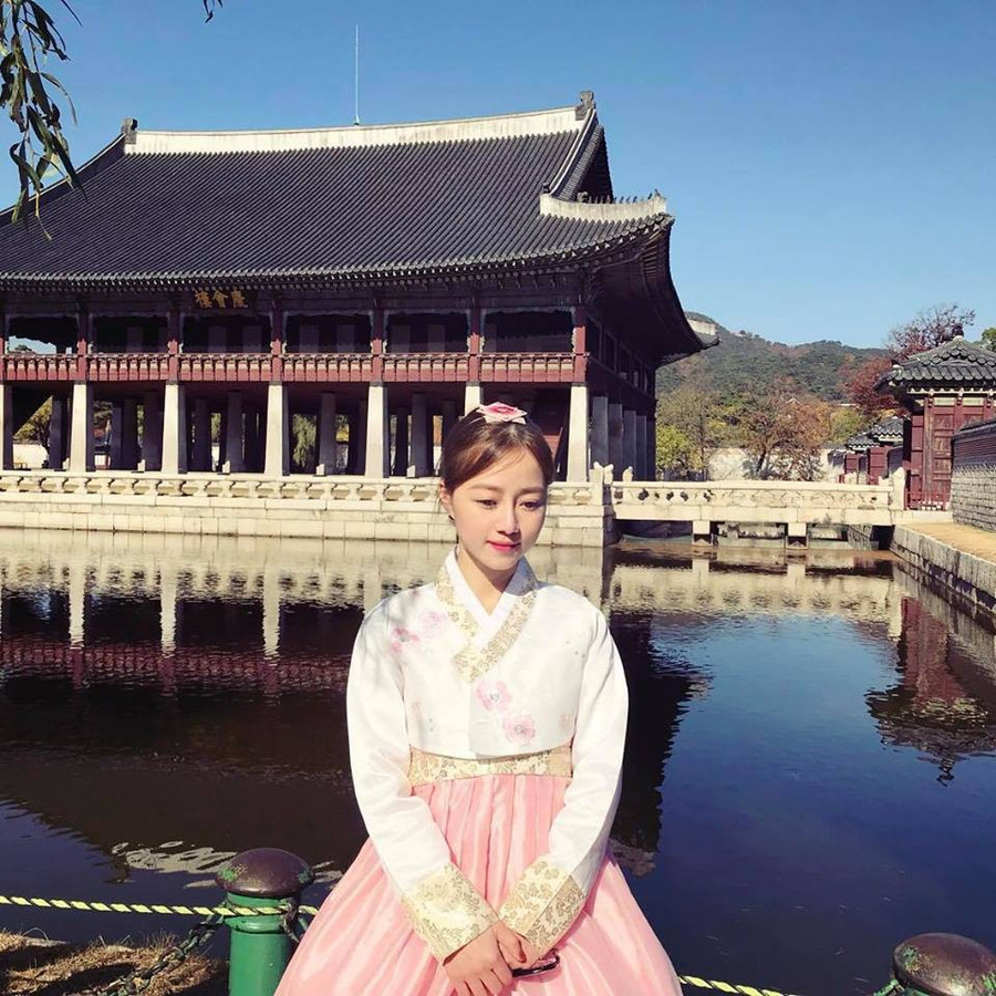 6 cô nàng du học sinh xinh nhất 2018: Người là bạn gái cầu thủ, người body như hotgirl, người giành học bổng khủng 15 tỷ đồng - Ảnh 16. 6 cô nàng du học sinh xinh nhất 2018: Người là bạn gái cầu thủ, người body như hotgirl, người giành học bổng khủng 15 tỷ đồng - Ảnh 16.