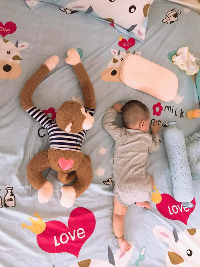 Ông bố của hiếm tiết lộ bí quyết luyện con ngủ xuyên đêm chỉ sau 1 tuần, chỉ cần đặt xuống giường là say giấc - Ảnh 4. Ông bố của hiếm tiết lộ bí quyết luyện con ngủ xuyên đêm chỉ sau 1 tuần, chỉ cần đặt xuống giường là say giấc - Ảnh 4.