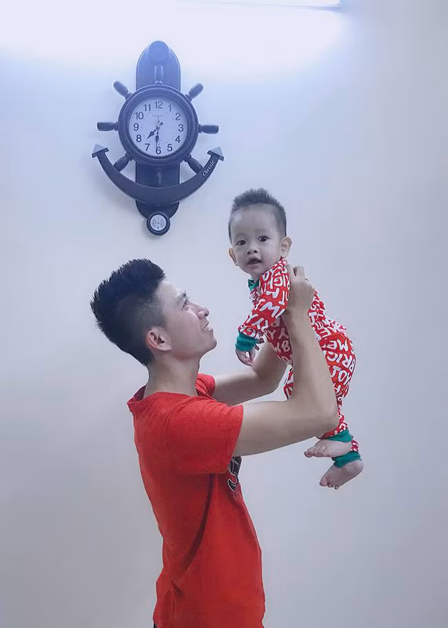 Ông bố của hiếm tiết lộ bí quyết luyện con ngủ xuyên đêm chỉ sau 1 tuần, chỉ cần đặt xuống giường là say giấc - Ảnh 2.