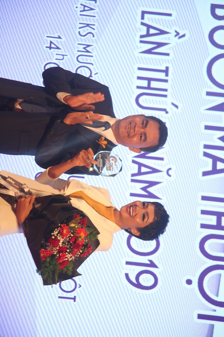 Hoa hậu H’Hen Niê sẽ làm đại sứ truyền thông của lễ hội. Hoa hậu H’Hen Niê sẽ làm đại sứ truyền thông của lễ hội.