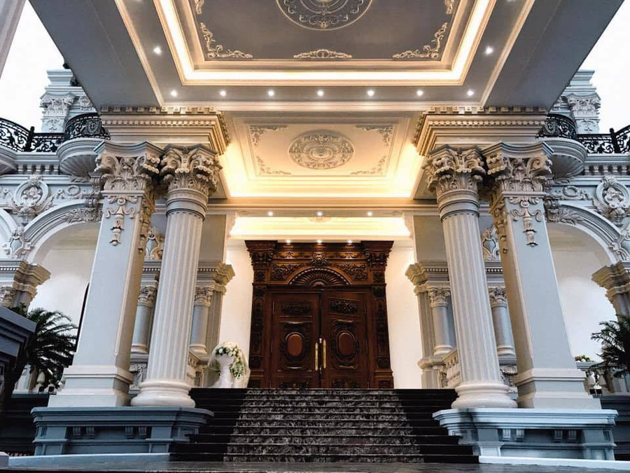 Lâu đài của đại gia Nam Định có con gái đeo vàng trĩu cổ ngày cưới