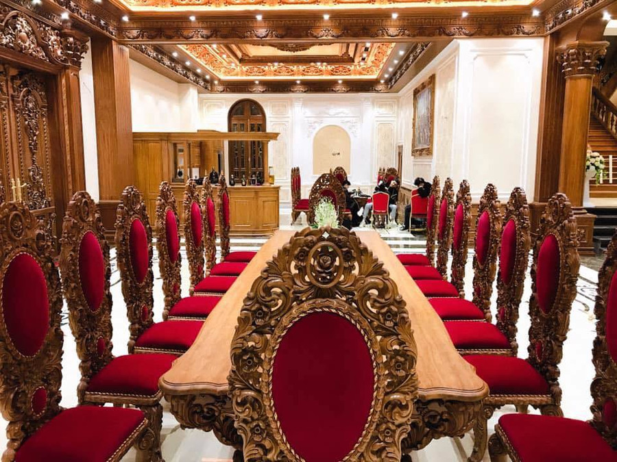 Lâu đài của đại gia Nam Định có con gái đeo vàng trĩu cổ ngày cưới