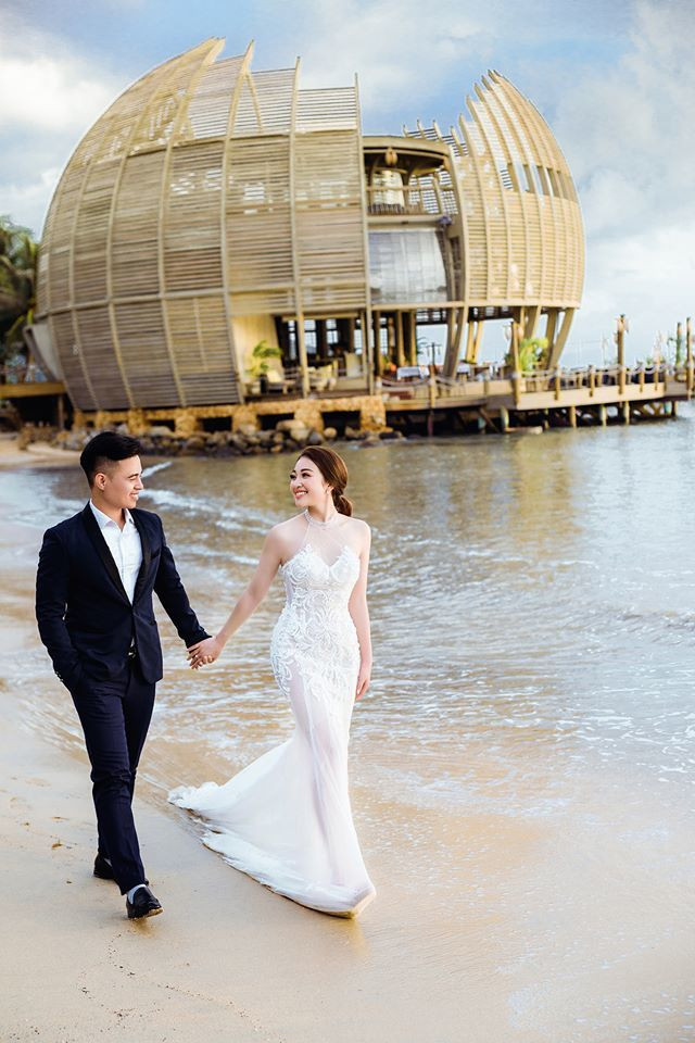 Lâu đài của đại gia Nam Định có con gái đeo vàng trĩu cổ ngày cưới