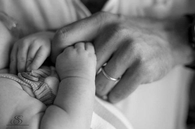 Bức thư của mẹ gửi con sơ sinh vừa qua đời sốt MXH: Xung quanh ai cũng áp con vào ngực, riêng mẹ thì không! - Ảnh 4. Bức thư của mẹ gửi con sơ sinh vừa qua đời sốt MXH: Xung quanh ai cũng áp con vào ngực, riêng mẹ thì không! - Ảnh 4.
