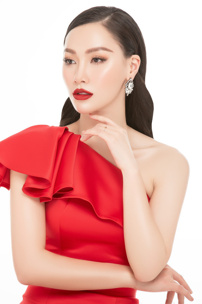 MC Minh Hà tiết lộ quy tắc ăn mặc tại VTV và bí quyết để có làn da đẹp như mơ - Ảnh 5. MC Minh Hà tiết lộ quy tắc ăn mặc tại VTV và bí quyết để có làn da đẹp như mơ - Ảnh 5.