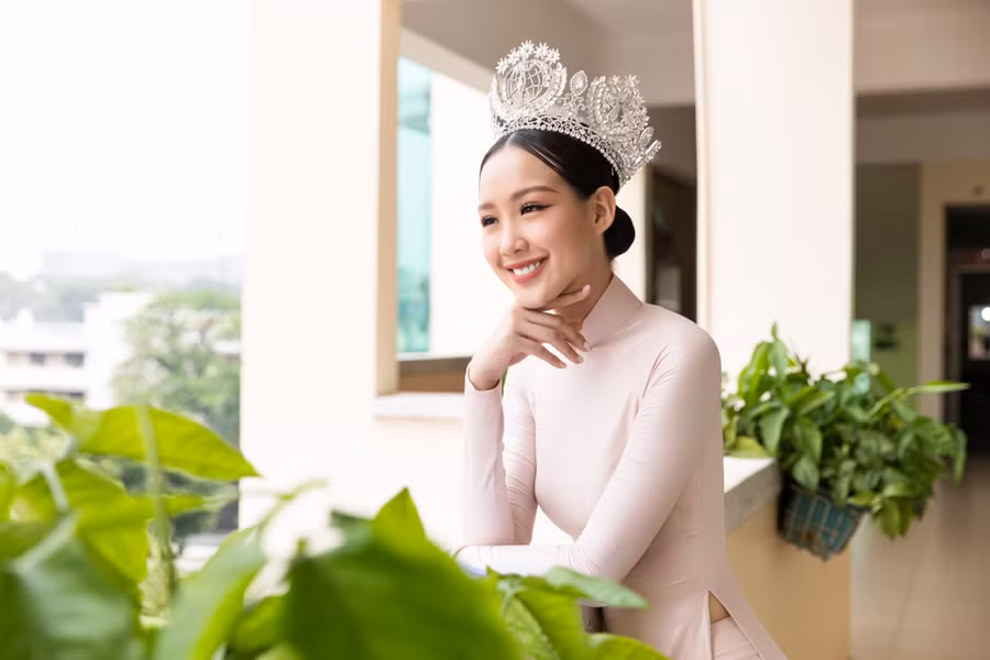 Không chỉ sở hữu thành tích xuất sắc trên đấu trường nhan sắc, đương kim Hoa hậu Liên lục địa 2022 Bảo Ngọc còn sở hữu học vấn khiến nhiều người ngưỡng mộ.