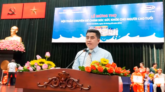 Ông Nguyễn Văn Quang - Giám đốc kinh doanh miền Tp.HCM phát biểu tại buổi lễ