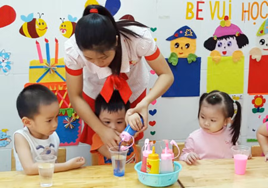 Dạy trẻ mầm non 4 tuổi kỹ năng nhận biết màu sắc