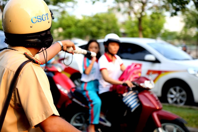 khong vi pham giao thong csgt co duoc dung xe de kiem tra