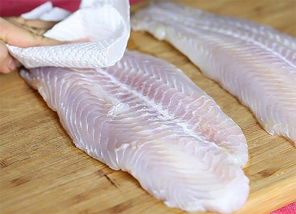 7 mẹo rán cá, đậu và mọi thức ăn không bắn dầu lại vàng giòn, không dính chảo ảnh 3 7 mẹo rán cá, đậu và mọi thức ăn không bắn dầu lại vàng giòn, không dính chảo ảnh 3