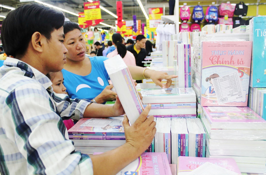 Bộ GD&ĐT yêu cầu tuyệt đối không lạm dụng các loại sách tham khảo trong nhà trường