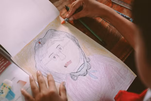 Bộ ảnh đầy cảm xúc về cậu bé 12 tuổi mồ côi cha mẹ từ nhỏ 2