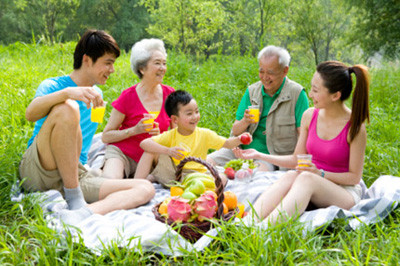 Hãy dạy cho trẻ sống biết kính trên nhường dưới ngay từ nhỏ Hãy dạy cho trẻ sống biết kính trên nhường dưới ngay từ nhỏ