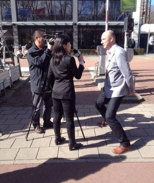 Nỗi khổ của chân dài.