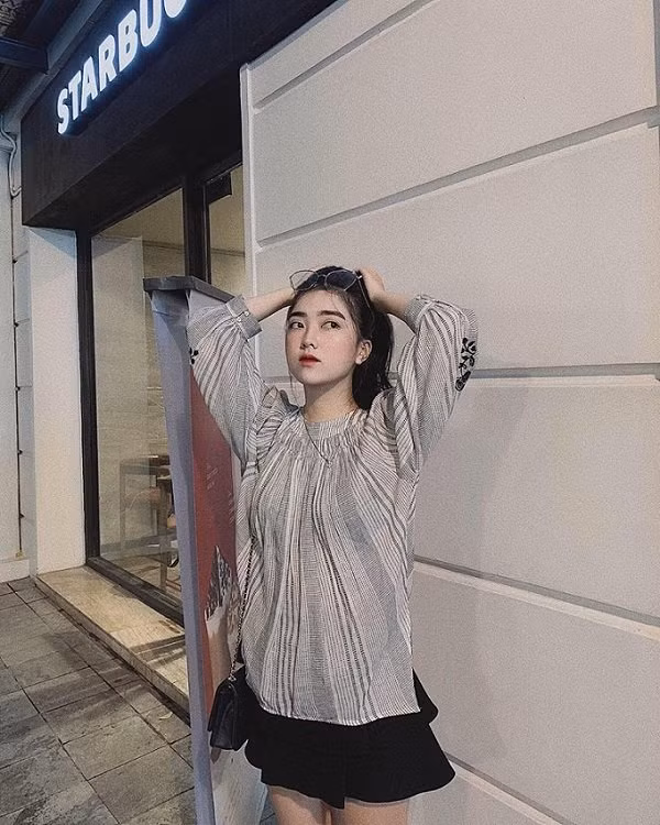 Cô gái xinh đẹp từng nắm tay Hà Đức Chinh giữa phố là ai?