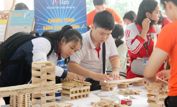 Tại ngày hội Toán học mở 2019 học sinh yêu thích Toán sẽ có nhiều trải nghiệm thú vị như năm 2018 Tại ngày hội Toán học mở 2019 học sinh yêu thích Toán sẽ có nhiều trải nghiệm thú vị như năm 2018