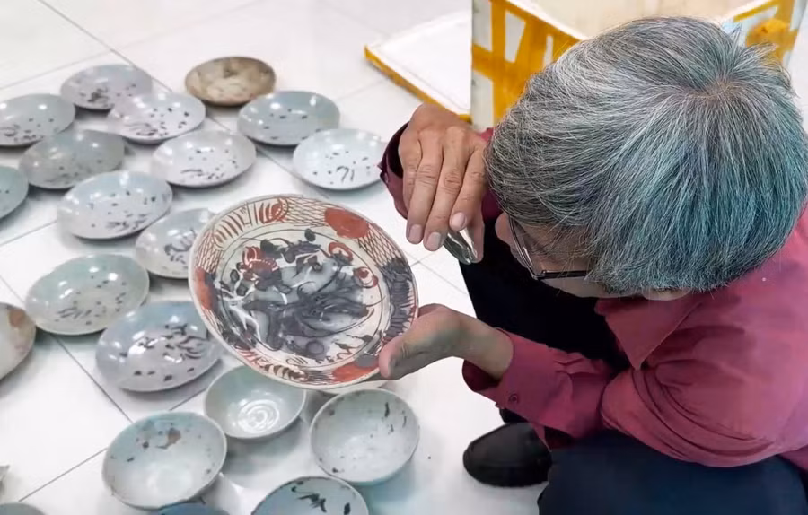 Số cổ vật được các chuyên gia khảo cổ xác định có niên đại ở thế kỷ XVI - XVII thuộc thời Minh, Trung Quốc.