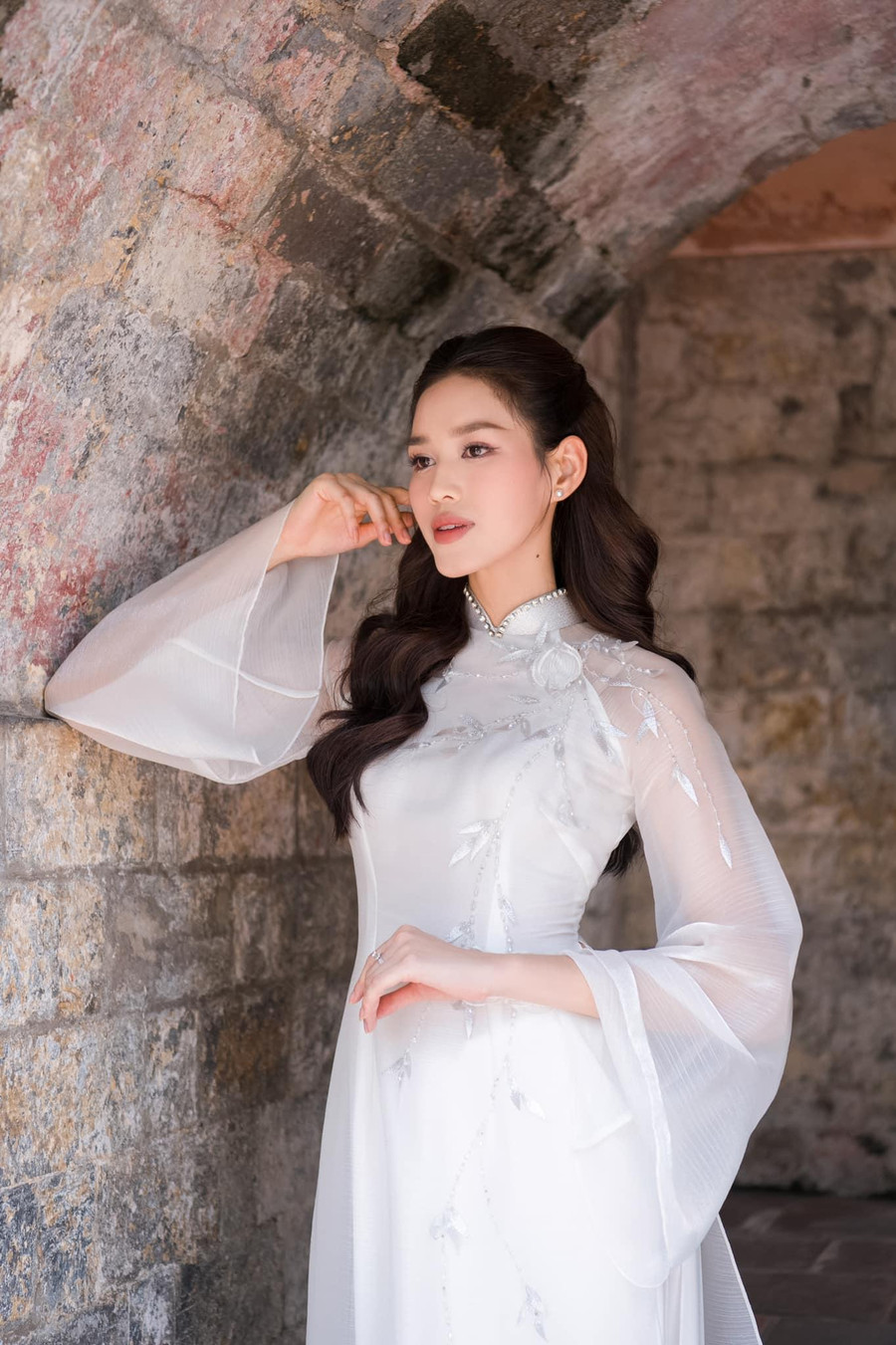 Cuối năm nay, Đỗ Thị Hà sẽ trao lại vương miện cho người kế nhiệm. Cuối năm nay, Đỗ Thị Hà sẽ trao lại vương miện cho người kế nhiệm.