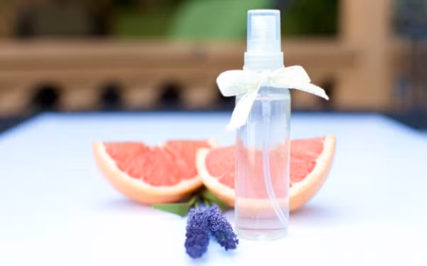 3 bước tự chế nước hoa hương thảo mộc thơm dịu dàng tinh tế